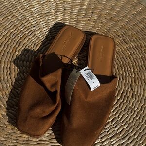 NWT Banana Republic Men's Tan Suede Slip-Ons